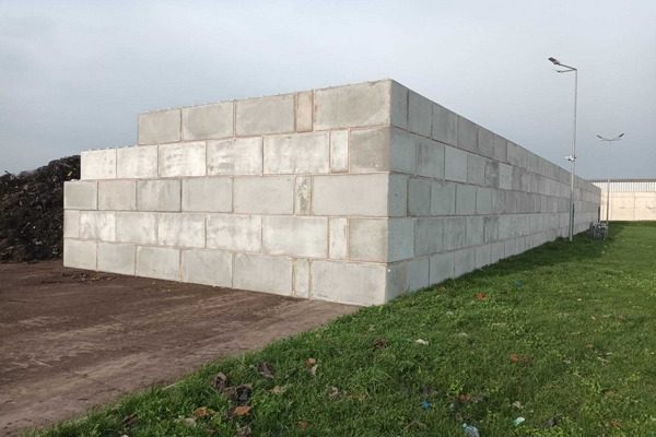 Zalety stosowania klocków betonowych w szybkiej zabudowie terenu